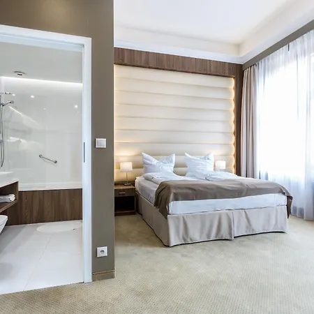 Отель Elektor Premium 3*