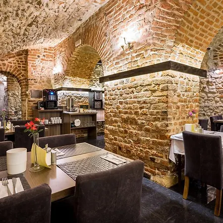 Hotell Elektor Premium 3*