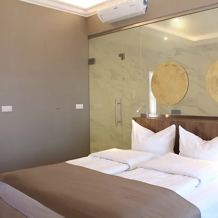 Elektor Premium Szálloda 3*