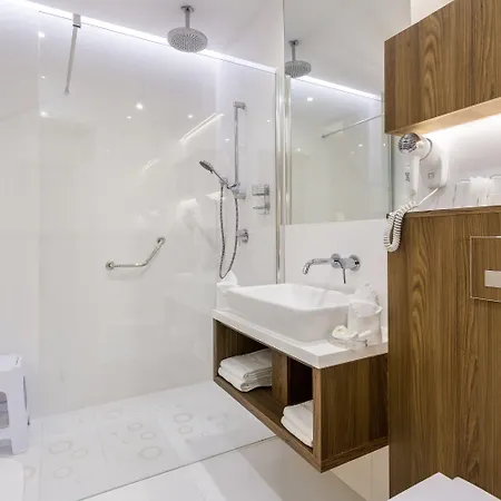 Hotell Elektor Premium 3*