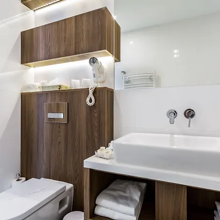 Elektor Premium Hotell 3*